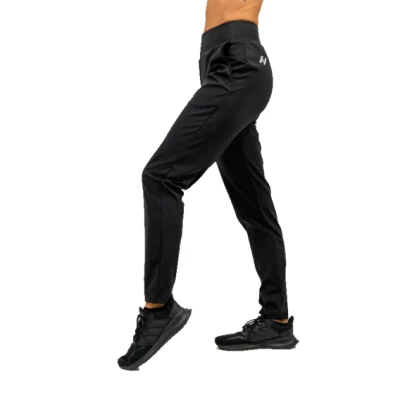 Nebbia Slim fit legíny s kapsami SLEEK 482 Nebbia Slim fit legíny s kapsami SLEEK 482