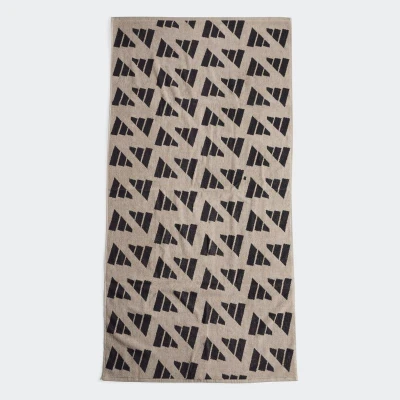 Adidas AOP Towel JG5780 Ručník Velký Adidas AOP Towel JG5780 Ručník Velký