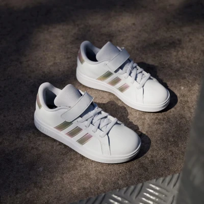 Adidas Grand Court 2.0 K cloud white/iridescent/cloud white dívčí rekreační obuv