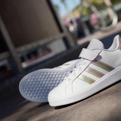 Adidas Grand Court 2.0 K cloud white/iridescent/cloud white dívčí rekreační obuv