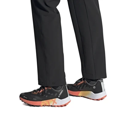 Adidas Terrex Agravic Flow 2.0 GTX core black/core black/coral dámská běžecká trailová obuv