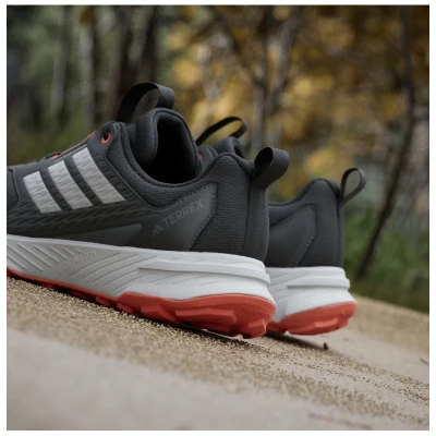Adidas Terrex Tracefinder 2 M core black/grey one/semi impact orange pánská běžecká trailová obuv