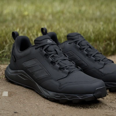 Adidas Terrex Tracerocker 2 GTX M core black/core black/semi impact orange pánská běžecká trailová obuv