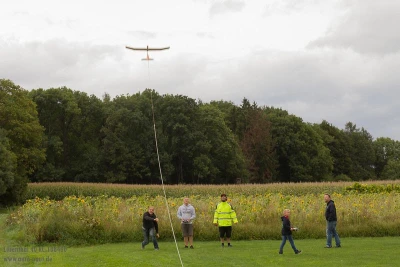 Aero-Naut Lilienthal 40 stavebnice kluzáku pro začátečníky s možností RC