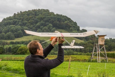 Aero-Naut Lilienthal 40 stavebnice kluzáku pro začátečníky s možností RC