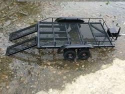 Amewi přívěs Trailer podvalník 1:10 s LED osvětlením + sleva 300,- na příslušenství