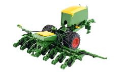 Amewi RC Traktor 2,4 Ghz se secím přívěsem, světla, zvuk 1:24