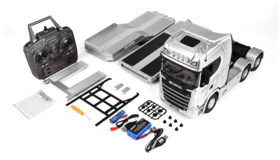 AMEWI Scania 770 6x4 1:18 RTR stříbrný RC tahač s podvalníkem