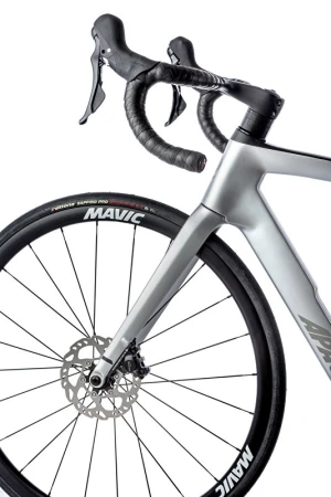 Apache Gila RS3 stříbrné (56 cm) 28" silniční kolo