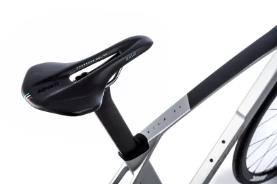 Apache Gila RS3 stříbrné (56 cm) 28" silniční kolo