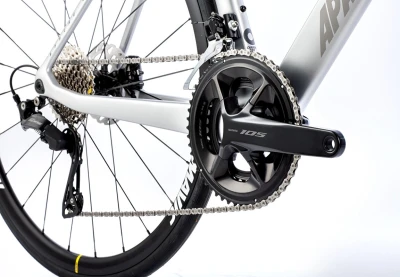 Apache Gila RS3 stříbrné (56 cm) 28" silniční kolo