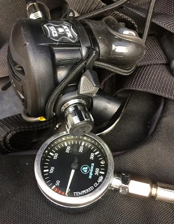 Apeks Manometr TECH