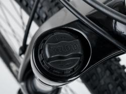 Author A-Matrix 27,5D 2026 bílá/stříbrná/zlatá juniorské kolo + výbava zdarma