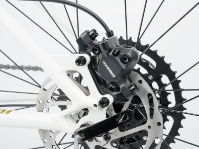 Author A-Matrix 27,5D 2026 černé/červené juniorské MTB kolo + výbava zdarma