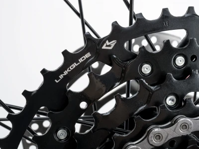 Author Aura XR2 2026 červené gravel kolo + sleva 1500,- na příslušenství