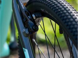 Author Limit 24 2025 šedé/limeta/zelené dětské kolo + výbava zdarma