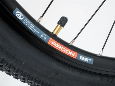 Author Limit 29 2026 titan-matné/černé/červené juniorské MTB kolo + sleva 1500,- na příslušenství