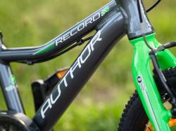 Author Record 16 2025 bílá/růžová/fialová dětské kolo + blikačky zdarma