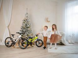 Author Record 16 2025 bílá/růžová/fialová dětské kolo + blikačky zdarma