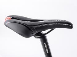 Author Rival 27,5 2023-24 černé-matné/červené MTB XC kolo + výbava zdarma