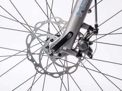 Author Rival 27,5 ASL 2023 bílé/modré dámské MTB kolo + výbava zdarma
