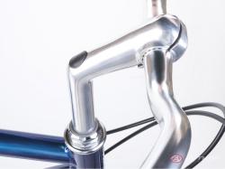 Author Voyage stříbrná/modrá touring kolo + sleva 500,- na příslušenství