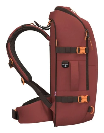 CabinZero Adv 42L Sangria red batoh + sleva 300,- na příslušenství