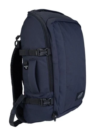 CabinZero Adventure 32L Absolute Black batoh + sleva 200,- na příslušenství