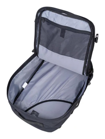 CabinZero Classic Plus 42L Absolute Black batoh