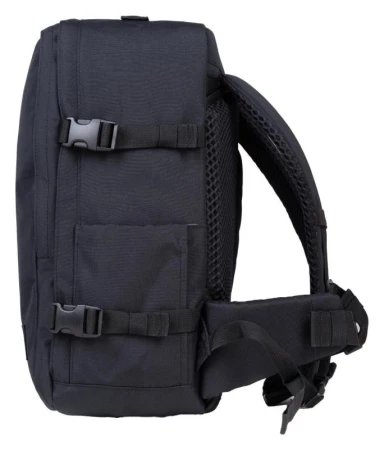 CabinZero Classic Pro 32L Absolute Black batoh + sleva 200,- na příslušenství