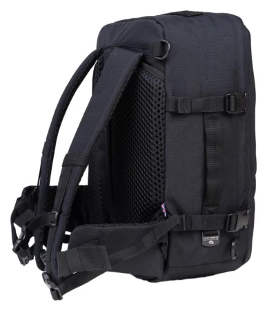CabinZero Classic Pro 32L Absolute Black batoh + sleva 200,- na příslušenství