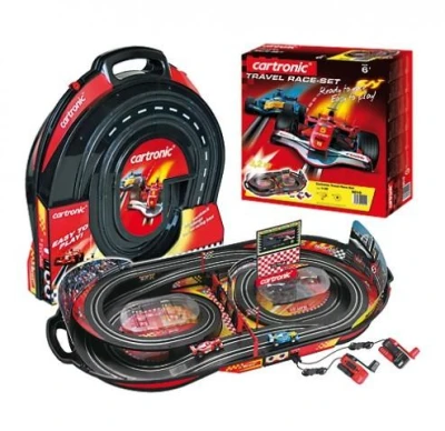 Cartronic Travel Race Set přenosná závodní dráha v kufru Cartronic Travel Race Set přenosná závodní dráha v kufru