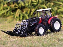 Čelní vidlicový nakladač na RC Traktor 1/24