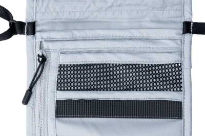 Cocoon Travel Neck Wallet Silk Star Grey cestovní kapsa na krk