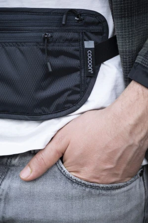 Cocoon Travel Waist Wallet Phantom Black RFID ledvinka