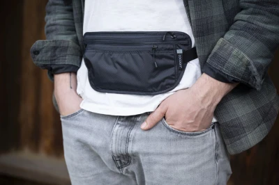 Cocoon Travel Waist Wallet Phantom Black RFID ledvinka