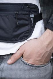 Cocoon ledvinka Travel Waist Wallet RFID phantom black (VÝPRODEJ)