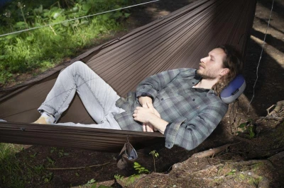Cocoon nafukovací polštář Air Core Hammock/Travel Pillow galaxy