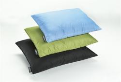 Cocoon péřový polštář Down Travel Pillow M wasabi
