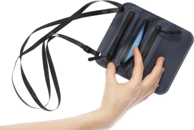 Cocoon Secret Neck Wallet tmavě modrá skrytá kapsa na krk