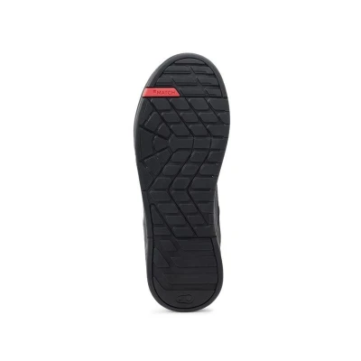 Crankbrothers Stamp Lace Black/Red cyklotretry + sleva 200,- na příslušenství