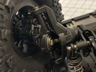 DF Models DF-04S PRO BL 1:10 brushless RC crawler s LED osvětlením, elektrickým navijákem, 2stupňovou převodovkou a uzávěrkami diferenciálů
