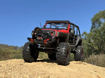 DF Models DF-04S PRO BL 1:10 brushless RC crawler s LED osvětlením, elektrickým navijákem, 2stupňovou převodovkou a uzávěrkami diferenciálů