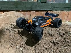 DF models RC auto RC buggy DirtFighter By 1:10 + sleva 400,- na příslušenství