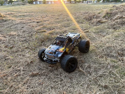 DF models RC Truck DF-06 PRO Brushless s gyroskopem, 1:14 RTR v tuningovém provedení
