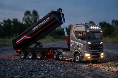 DF models Sklápěcí návěs, třínápravový, pro modely Scania v měřítku 1:18 s LED osvětlením