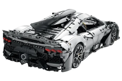 Double Eagle AMG One - stavebnice z kostek