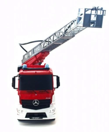 Double Eagle Hasící auto Mercedes Arocs s opravdovým vodním dělem 2,4GHz