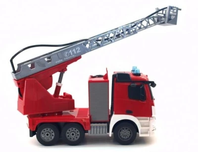 Double Eagle Hasící auto Mercedes Arocs s opravdovým vodním dělem 2,4GHz