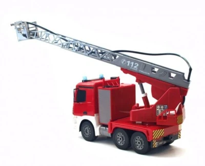 Double Eagle Hasící auto Mercedes Arocs s opravdovým vodním dělem 2,4GHz